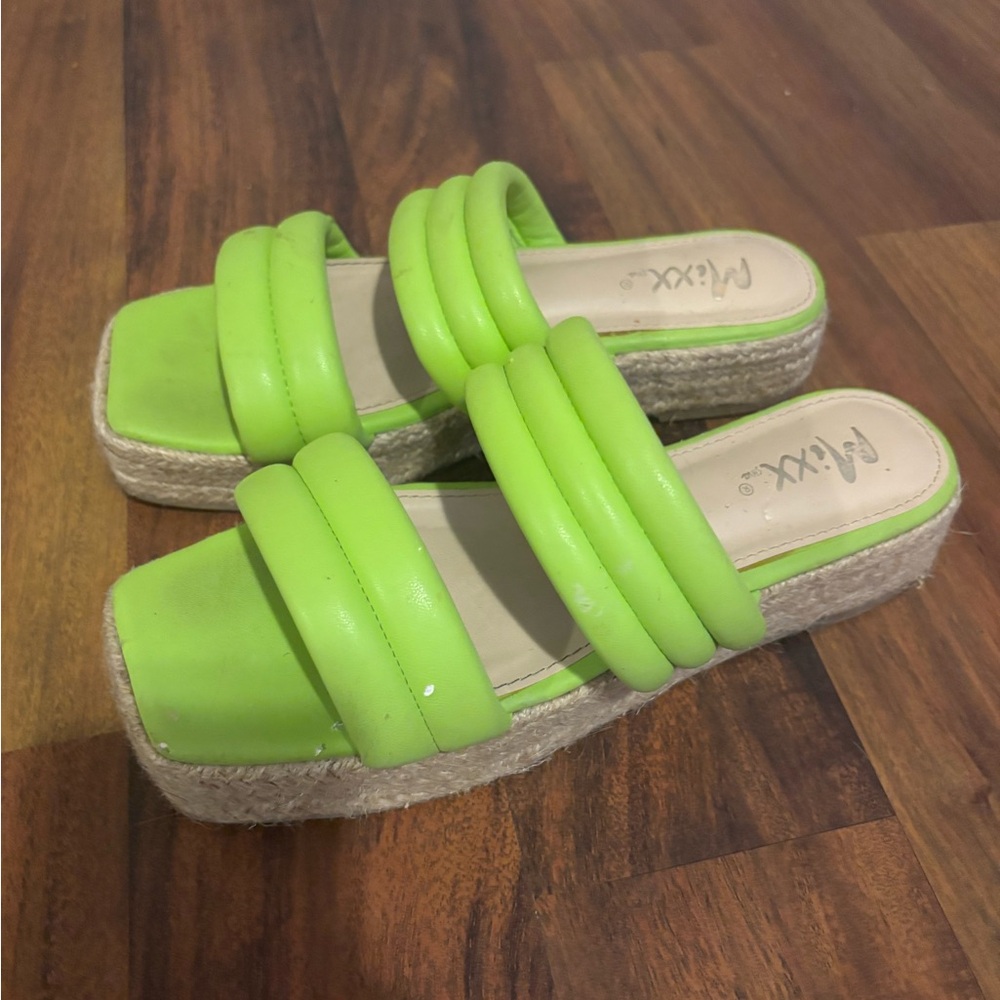 Platform sandals